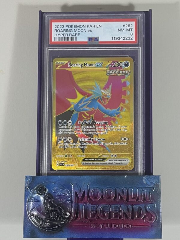 Roaring Moon ex – Paradox Rift #262, Hyper Rare (PSA 8 NM-MT)