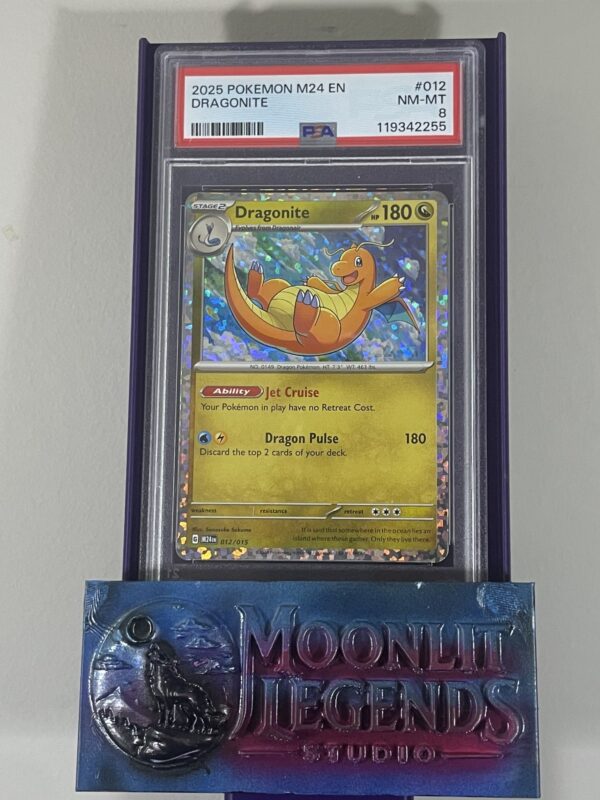 Dragonite – Pokémon M24 EN #012/015 (PSA 8 NM-MT)