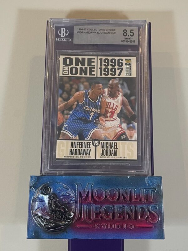 Anfernee Hardaway vs. Michael Jordan – 1996-97 Collector’s Choice One on One #356 (Beckett 8.5 NM-MT+)