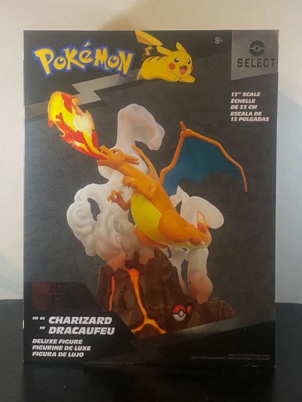 Pokémon Select Charizard 13" Deluxe Light FX Figure