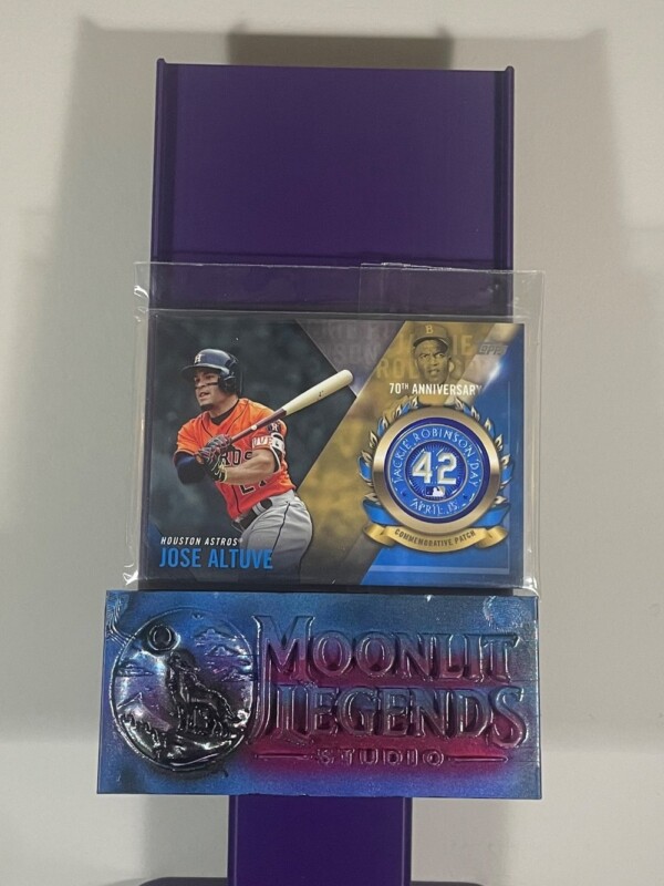 Jose Altuve Jackie Robinson Logo Patch Card – 2017 Topps Series One