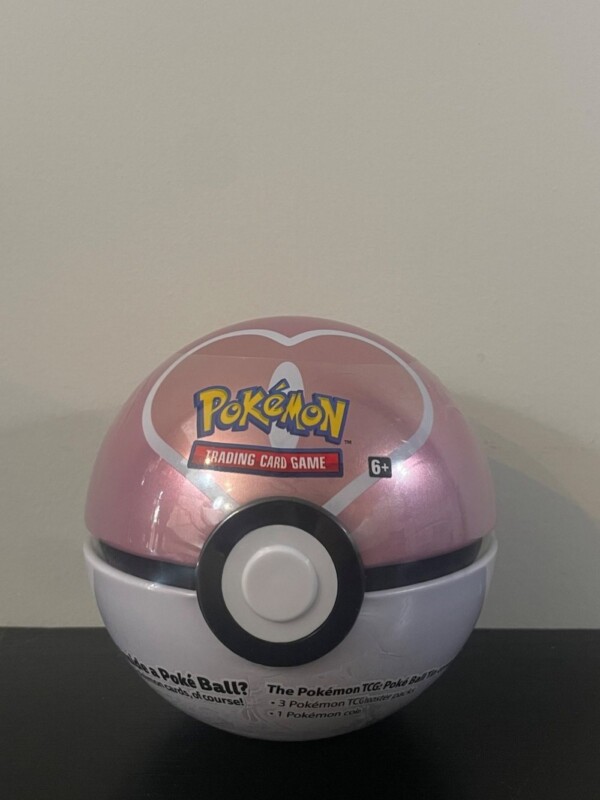 Pokémon TCG Love Ball Tin